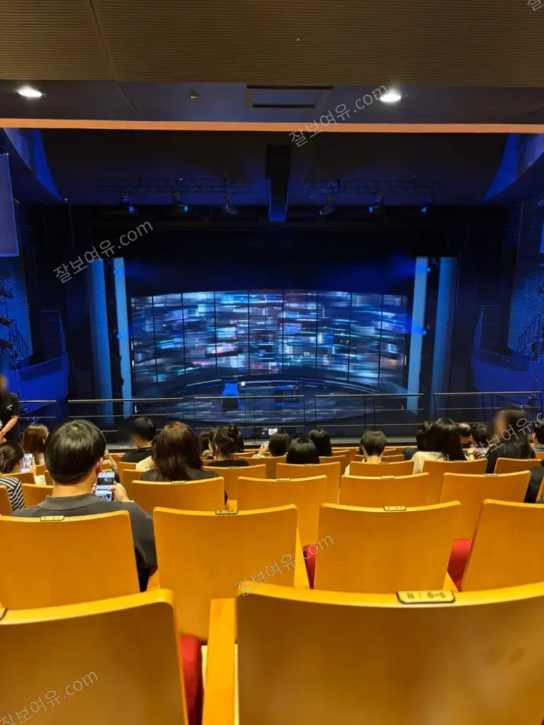 충무아트센터 대극장 2층 B구역 7열 5번 시야 사진