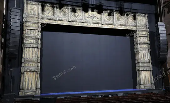 샤롯데씨어터 1층 A구역 13열 14번 시야 사진
