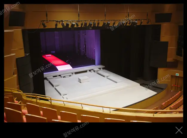 예술의전당 CJ 토월극장 2층 A구역 8열 8번 시야 사진