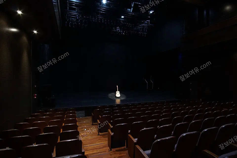 예스24스테이지 1관 1층 J열 4번 시야 사진