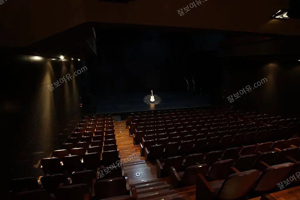 예스24스테이지 1관 1층 N열 4번 시야 사진
