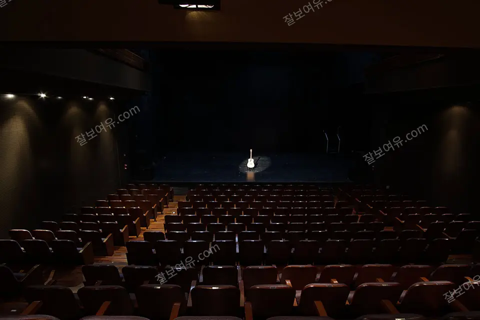 예스24스테이지 1관 1층 N열 10번 시야 사진